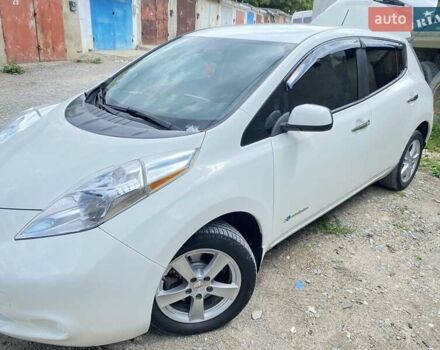 Белый Ниссан Лиф, объемом двигателя 0 л и пробегом 101 тыс. км за 7300 $, фото 9 на Automoto.ua