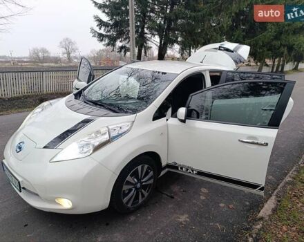 Белый Ниссан Лиф, объемом двигателя 0 л и пробегом 67 тыс. км за 7500 $, фото 17 на Automoto.ua