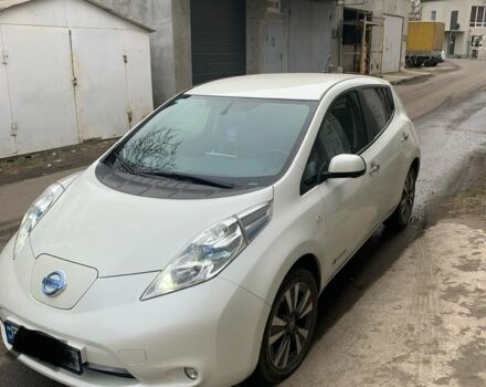 Белый Ниссан Лиф, объемом двигателя 0 л и пробегом 172 тыс. км за 6800 $, фото 1 на Automoto.ua