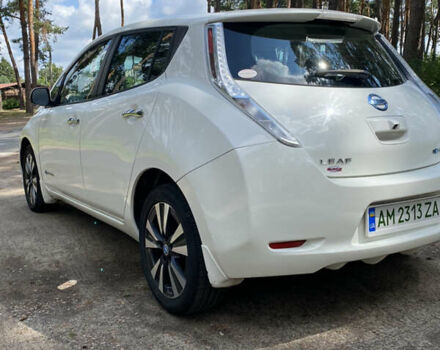 Белый Ниссан Лиф, объемом двигателя 0 л и пробегом 60 тыс. км за 8200 $, фото 2 на Automoto.ua