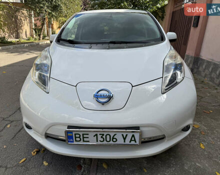 Білий Ніссан Ліф, об'ємом двигуна 0 л та пробігом 93 тис. км за 7900 $, фото 2 на Automoto.ua