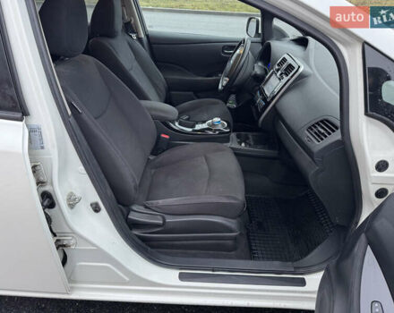 Белый Ниссан Лиф, объемом двигателя 0 л и пробегом 121 тыс. км за 6900 $, фото 18 на Automoto.ua