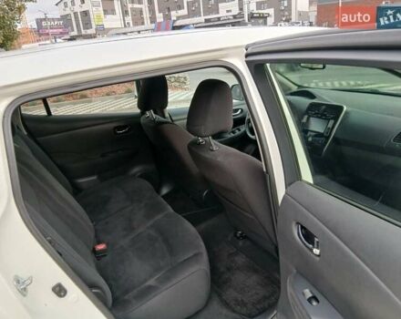 Белый Ниссан Лиф, объемом двигателя 0 л и пробегом 59 тыс. км за 5400 $, фото 8 на Automoto.ua