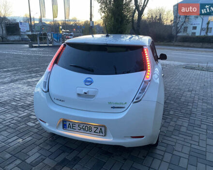 Белый Ниссан Лиф, объемом двигателя 0 л и пробегом 102 тыс. км за 6990 $, фото 2 на Automoto.ua