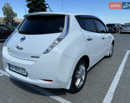 Білий Ніссан Ліф, об'ємом двигуна 0 л та пробігом 114 тис. км за 6999 $, фото 4 на Automoto.ua