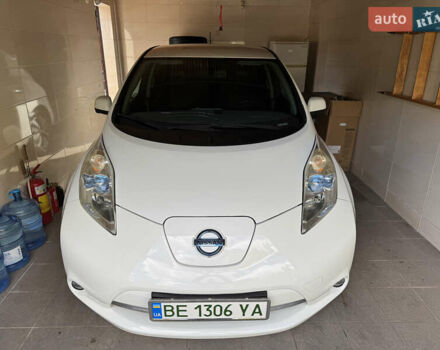Білий Ніссан Ліф, об'ємом двигуна 0 л та пробігом 93 тис. км за 7900 $, фото 44 на Automoto.ua