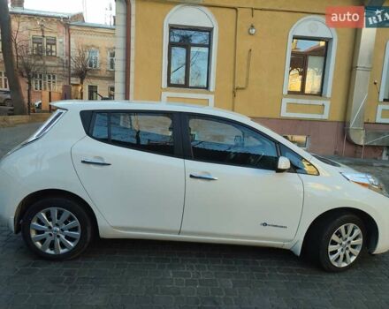 Белый Ниссан Лиф, объемом двигателя 0 л и пробегом 82 тыс. км за 13200 $, фото 2 на Automoto.ua