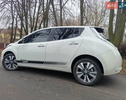 Белый Ниссан Лиф, объемом двигателя 0 л и пробегом 67 тыс. км за 7500 $, фото 7 на Automoto.ua