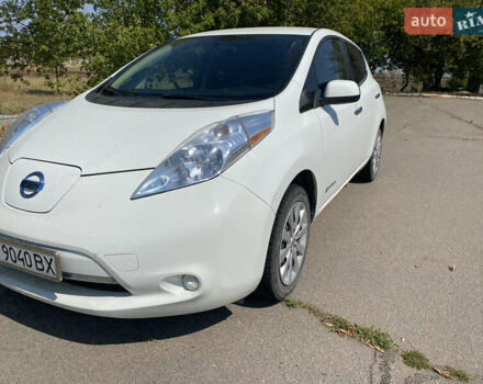 Белый Ниссан Лиф, объемом двигателя 0 л и пробегом 89 тыс. км за 9000 $, фото 2 на Automoto.ua