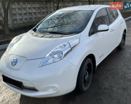 Білий Ніссан Ліф, об'ємом двигуна 0 л та пробігом 95 тис. км за 5999 $, фото 3 на Automoto.ua