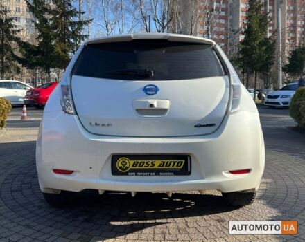 Белый Ниссан Лиф, объемом двигателя 32 л и пробегом 86 тыс. км за 9700 $, фото 5 на Automoto.ua