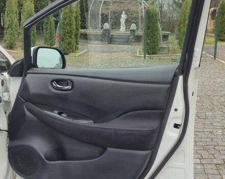 Белый Ниссан Лиф, объемом двигателя 0 л и пробегом 73 тыс. км за 5900 $, фото 27 на Automoto.ua