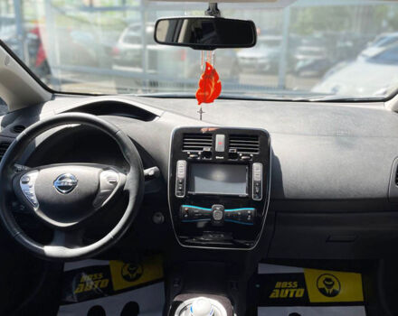 Белый Ниссан Лиф, объемом двигателя 24 л и пробегом 97 тыс. км за 10100 $, фото 9 на Automoto.ua