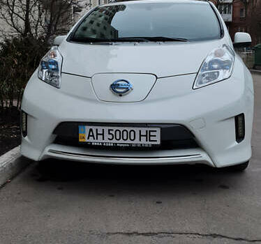 Белый Ниссан Лиф, объемом двигателя 0 л и пробегом 111 тыс. км за 7500 $, фото 3 на Automoto.ua