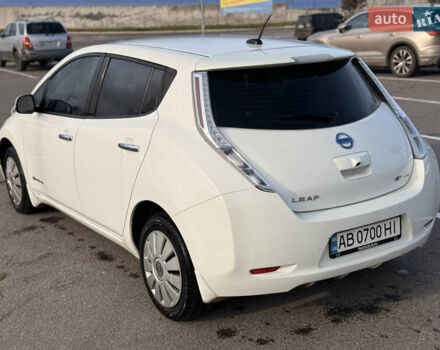 Белый Ниссан Лиф, объемом двигателя 0 л и пробегом 140 тыс. км за 5300 $, фото 3 на Automoto.ua