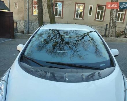 Белый Ниссан Лиф, объемом двигателя 0 л и пробегом 82 тыс. км за 13200 $, фото 17 на Automoto.ua