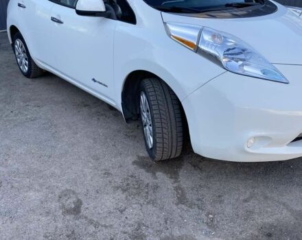 Белый Ниссан Лиф, объемом двигателя 0 л и пробегом 122 тыс. км за 6400 $, фото 2 на Automoto.ua