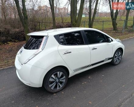 Белый Ниссан Лиф, объемом двигателя 0 л и пробегом 67 тыс. км за 7500 $, фото 45 на Automoto.ua