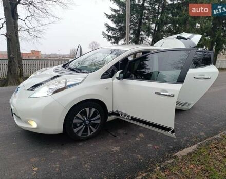 Белый Ниссан Лиф, объемом двигателя 0 л и пробегом 67 тыс. км за 7500 $, фото 11 на Automoto.ua