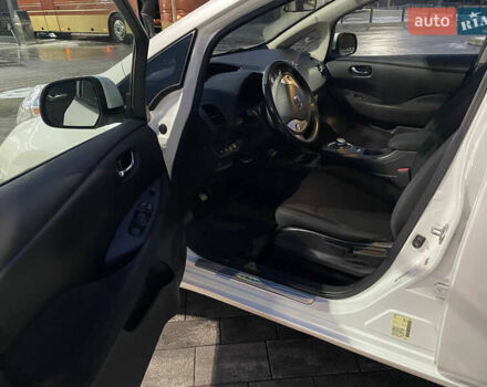 Білий Ніссан Ліф, об'ємом двигуна 0 л та пробігом 100 тис. км за 7100 $, фото 10 на Automoto.ua