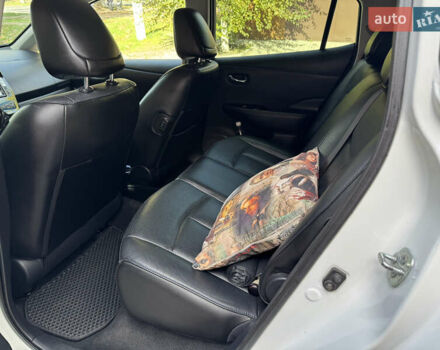 Білий Ніссан Ліф, об'ємом двигуна 0 л та пробігом 93 тис. км за 7900 $, фото 5 на Automoto.ua