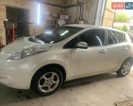 Білий Ніссан Ліф, об'ємом двигуна 0 л та пробігом 107 тис. км за 7100 $, фото 5 на Automoto.ua