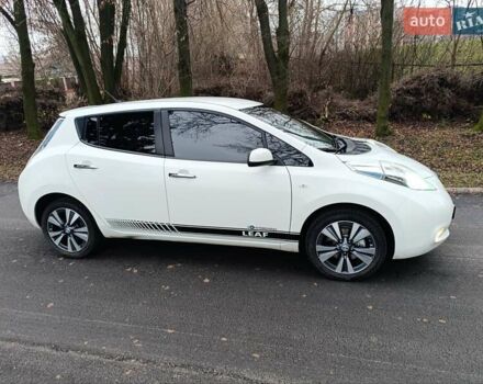 Белый Ниссан Лиф, объемом двигателя 0 л и пробегом 67 тыс. км за 7500 $, фото 50 на Automoto.ua