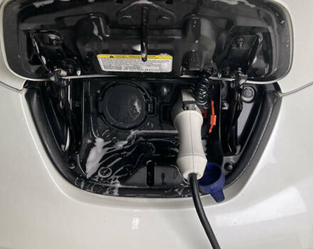 Білий Ніссан Ліф, об'ємом двигуна 0 л та пробігом 112 тис. км за 7550 $, фото 21 на Automoto.ua