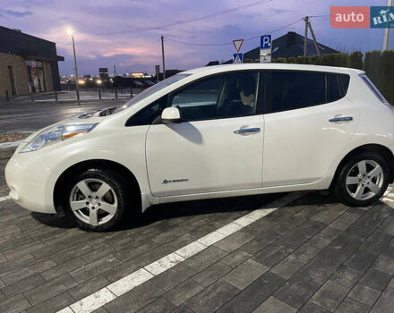 Білий Ніссан Ліф, об'ємом двигуна 0 л та пробігом 100 тис. км за 7100 $, фото 2 на Automoto.ua