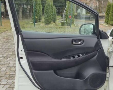 Белый Ниссан Лиф, объемом двигателя 0 л и пробегом 73 тыс. км за 5900 $, фото 29 на Automoto.ua