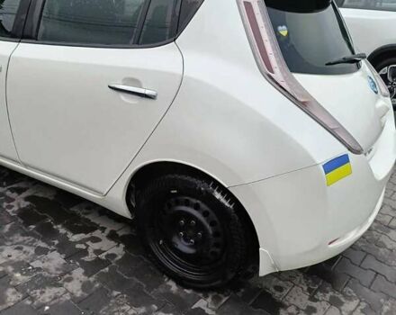 Белый Ниссан Лиф, объемом двигателя 0 л и пробегом 155 тыс. км за 6700 $, фото 2 на Automoto.ua
