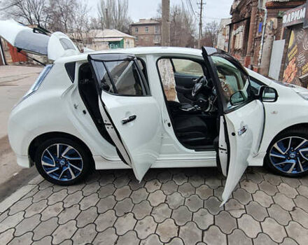 Белый Ниссан Лиф, объемом двигателя 0 л и пробегом 111 тыс. км за 7500 $, фото 9 на Automoto.ua