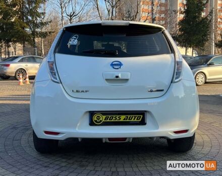 Білий Ніссан Ліф, об'ємом двигуна 24 л та пробігом 101 тис. км за 7800 $, фото 5 на Automoto.ua