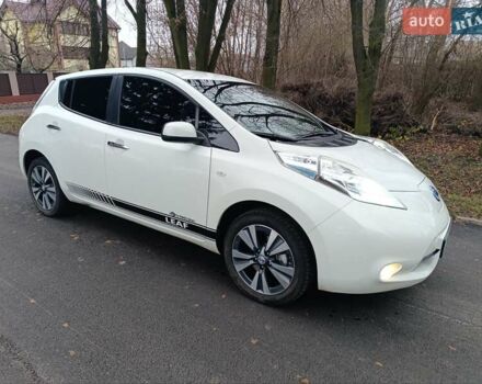 Белый Ниссан Лиф, объемом двигателя 0 л и пробегом 67 тыс. км за 7500 $, фото 51 на Automoto.ua