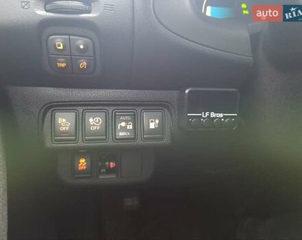 Белый Ниссан Лиф, объемом двигателя 0 л и пробегом 67 тыс. км за 7500 $, фото 1 на Automoto.ua