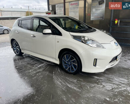 Белый Ниссан Лиф, объемом двигателя 0 л и пробегом 111 тыс. км за 7500 $, фото 12 на Automoto.ua