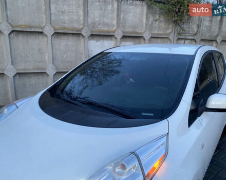 Белый Ниссан Лиф, объемом двигателя 0 л и пробегом 102 тыс. км за 6990 $, фото 7 на Automoto.ua