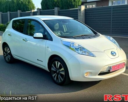 Белый Ниссан Лиф, объемом двигателя 80 л и пробегом 113 тыс. км за 8300 $, фото 1 на Automoto.ua