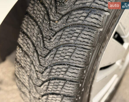 Белый Ниссан Лиф, объемом двигателя 0 л и пробегом 140 тыс. км за 5300 $, фото 4 на Automoto.ua