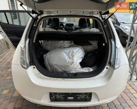 Белый Ниссан Лиф, объемом двигателя 0 л и пробегом 103 тыс. км за 7590 $, фото 14 на Automoto.ua