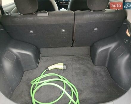 Белый Ниссан Лиф, объемом двигателя 0 л и пробегом 59 тыс. км за 5400 $, фото 10 на Automoto.ua