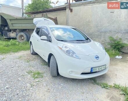 Белый Ниссан Лиф, объемом двигателя 0 л и пробегом 101 тыс. км за 7300 $, фото 8 на Automoto.ua