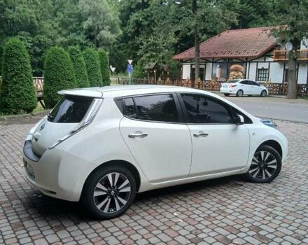 Белый Ниссан Лиф, объемом двигателя 0 л и пробегом 144 тыс. км за 7600 $, фото 6 на Automoto.ua