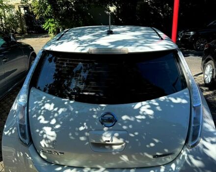 Белый Ниссан Лиф, объемом двигателя 0 л и пробегом 82 тыс. км за 9900 $, фото 3 на Automoto.ua