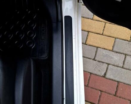 Белый Ниссан Лиф, объемом двигателя 0 л и пробегом 119 тыс. км за 6500 $, фото 33 на Automoto.ua