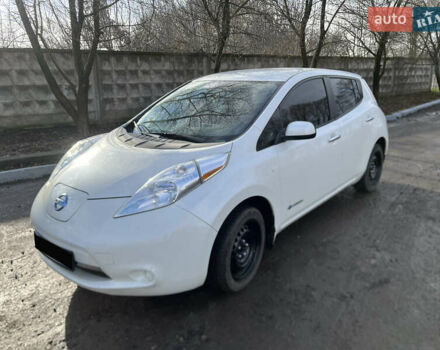 Білий Ніссан Ліф, об'ємом двигуна 0 л та пробігом 95 тис. км за 5999 $, фото 14 на Automoto.ua