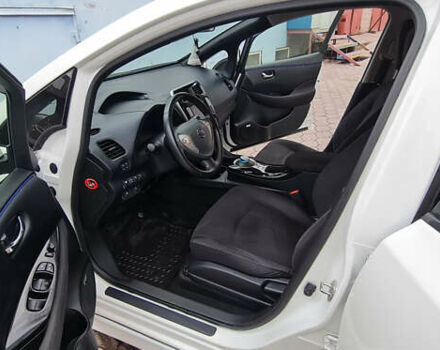 Белый Ниссан Лиф, объемом двигателя 0 л и пробегом 111 тыс. км за 7500 $, фото 4 на Automoto.ua