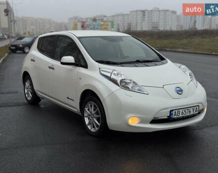 Белый Ниссан Лиф, объемом двигателя 0 л и пробегом 121 тыс. км за 6900 $, фото 2 на Automoto.ua