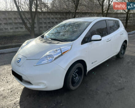 Білий Ніссан Ліф, об'ємом двигуна 0 л та пробігом 95 тис. км за 5999 $, фото 1 на Automoto.ua
