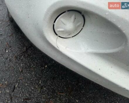 Белый Ниссан Лиф, объемом двигателя 0 л и пробегом 136 тыс. км за 7000 $, фото 5 на Automoto.ua